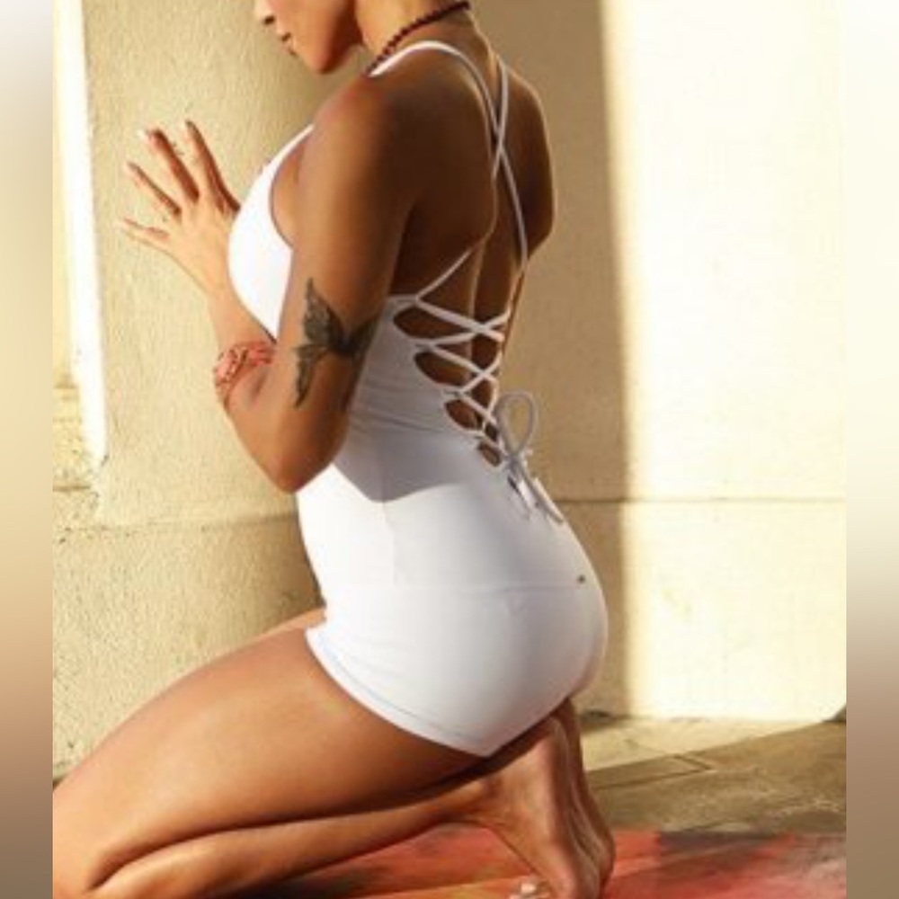 Mika wayara short bodysuit